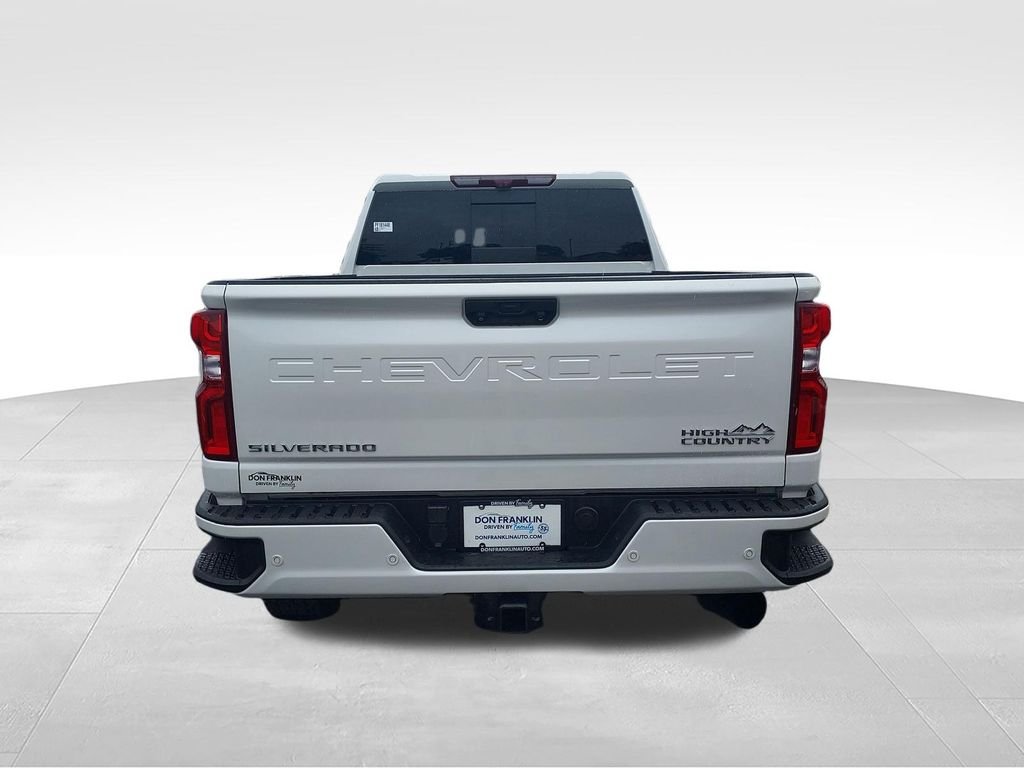 Used 2023 Beige Chevrolet High Country image 4
