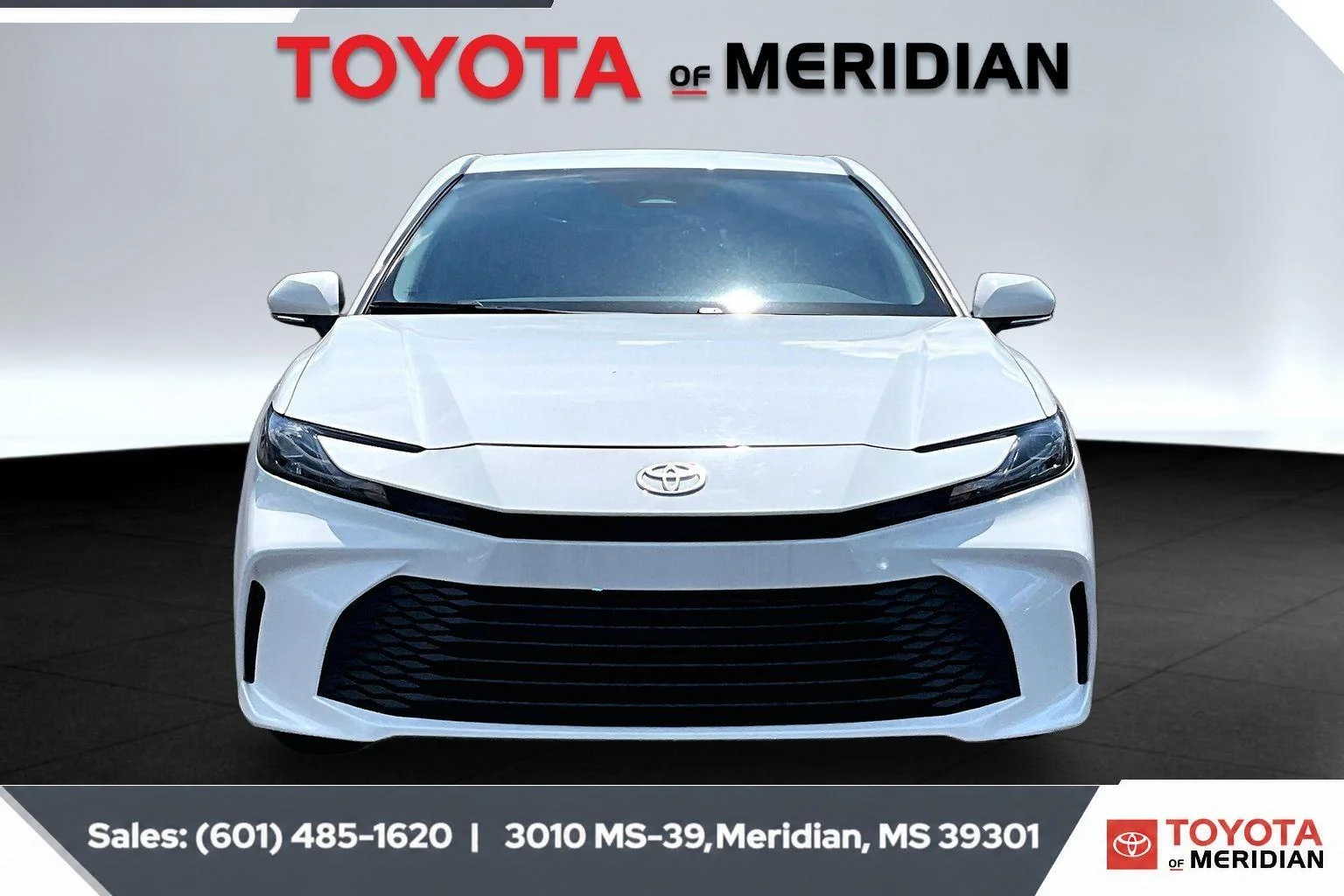 Used 2025 Ice Cap Toyota LE image 3