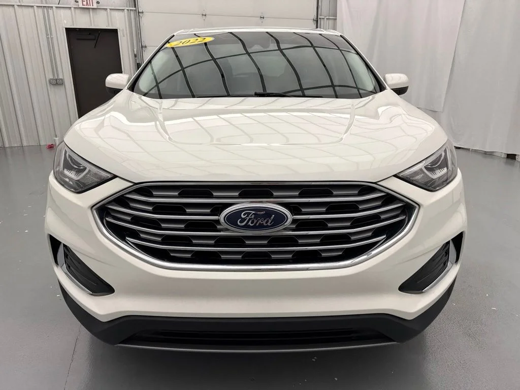 Used 2022 White Ford SEL image 2