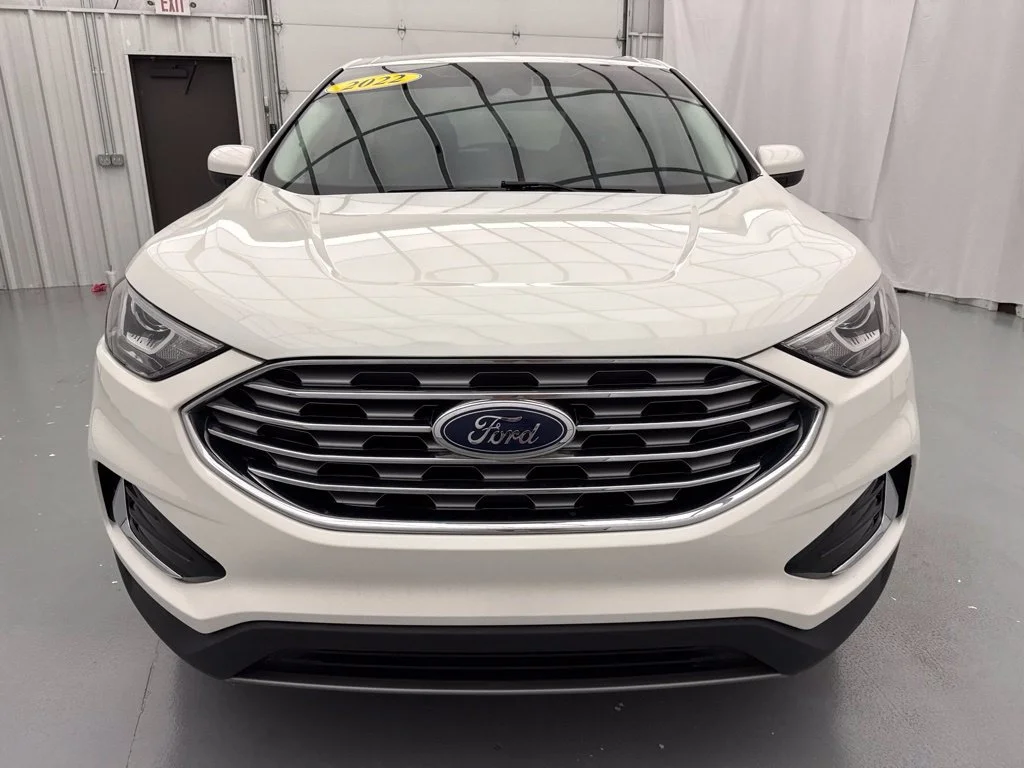 Used 2022 White Ford SEL image 2
