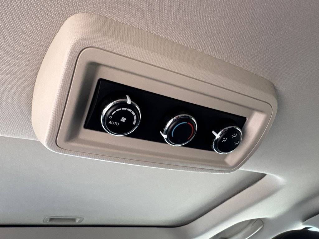 Used 2020 Silver Dodge Crossroad image 19