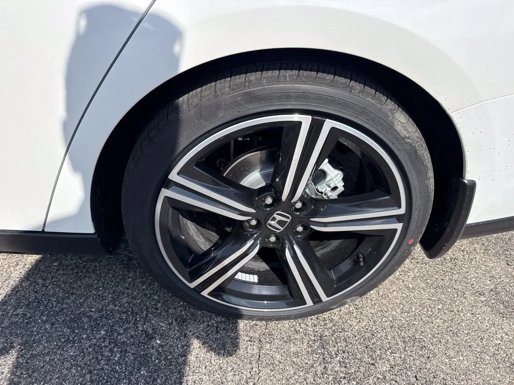 Used 2026  Honda Sport image 13