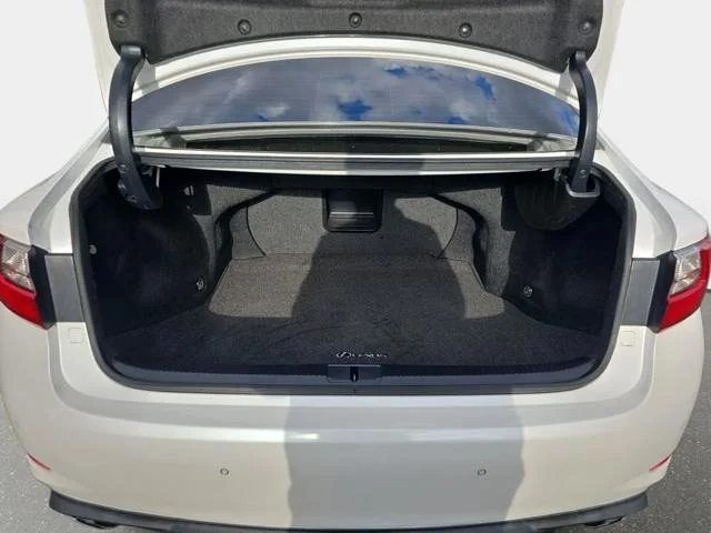 Used 2016 White Lexus 350 image 11
