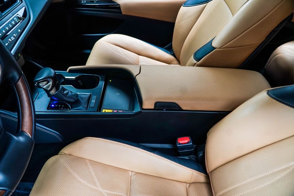 Used 2025 Silver Lexus 350 Ultra Luxury image 20
