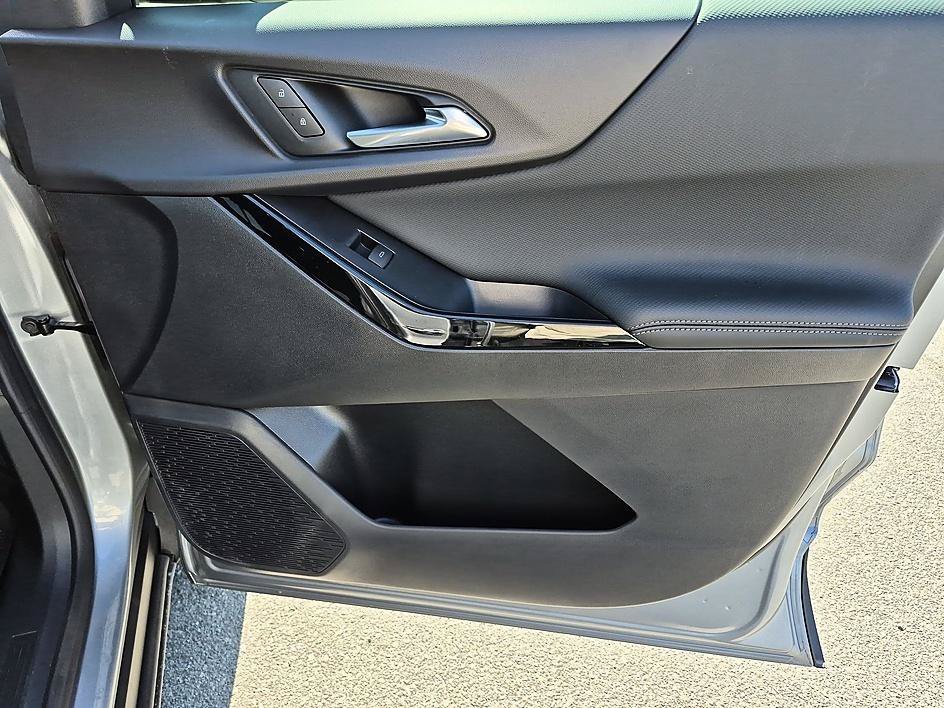 New 2027 Sterling Gray Metallic Chevrolet LT image 33