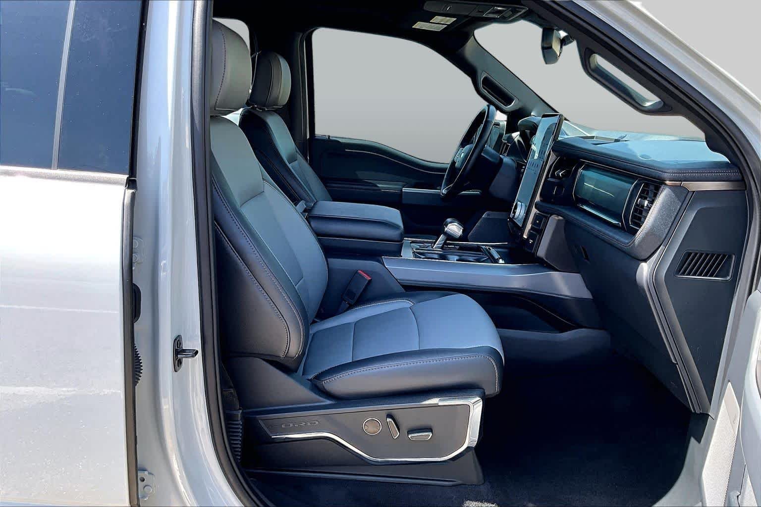 Used 2024 Avalanche Ford LARIAT image 11