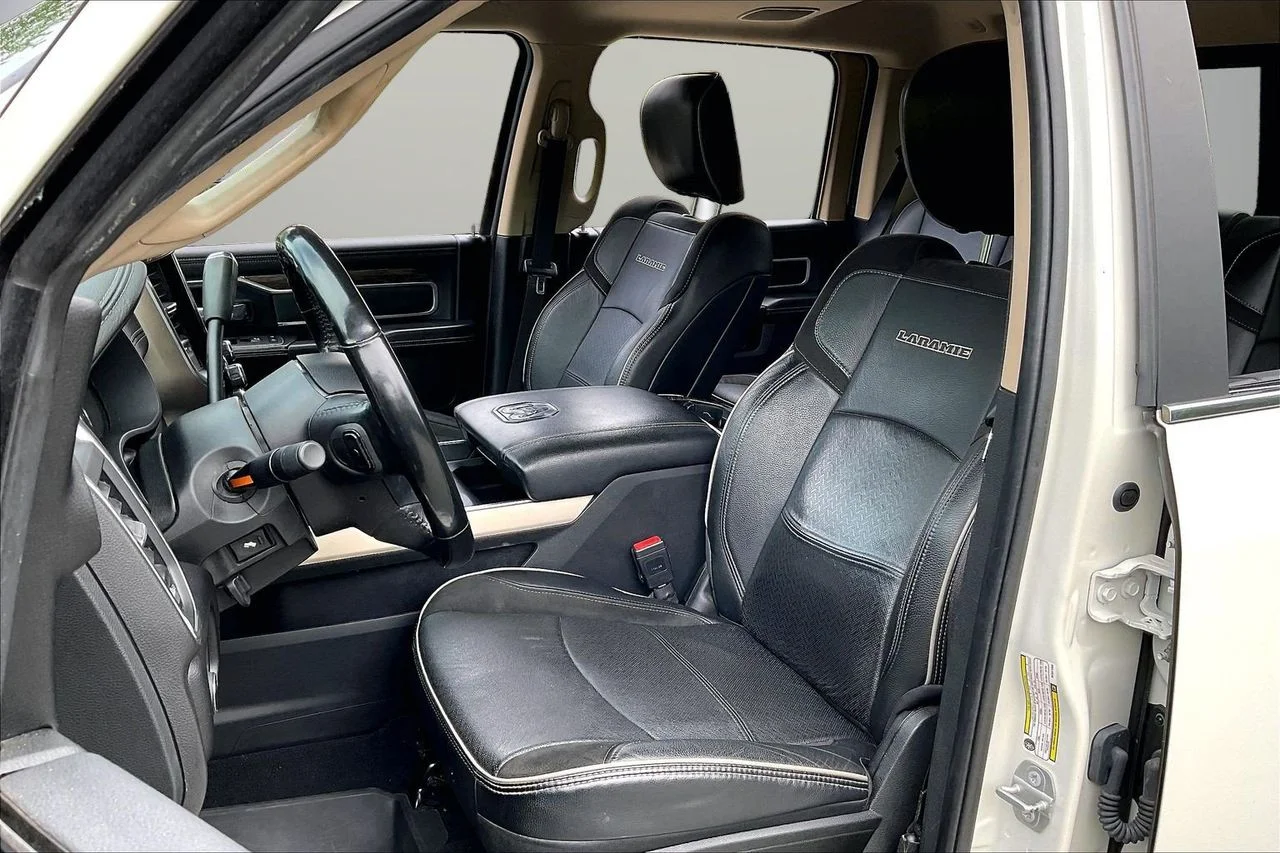 Used 2021 White Ram Laramie image 22