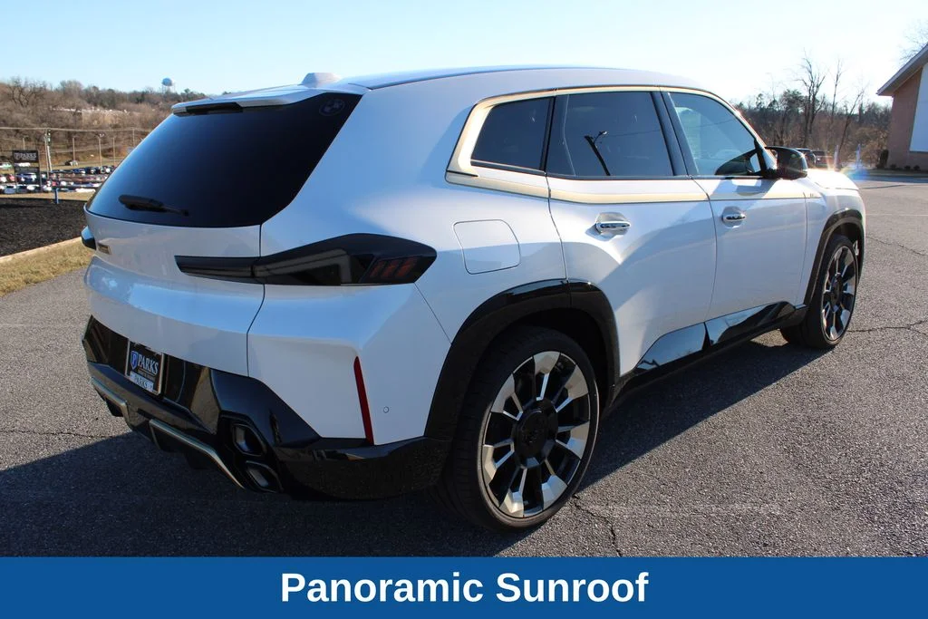 Used 2023 White BMW Base image 9