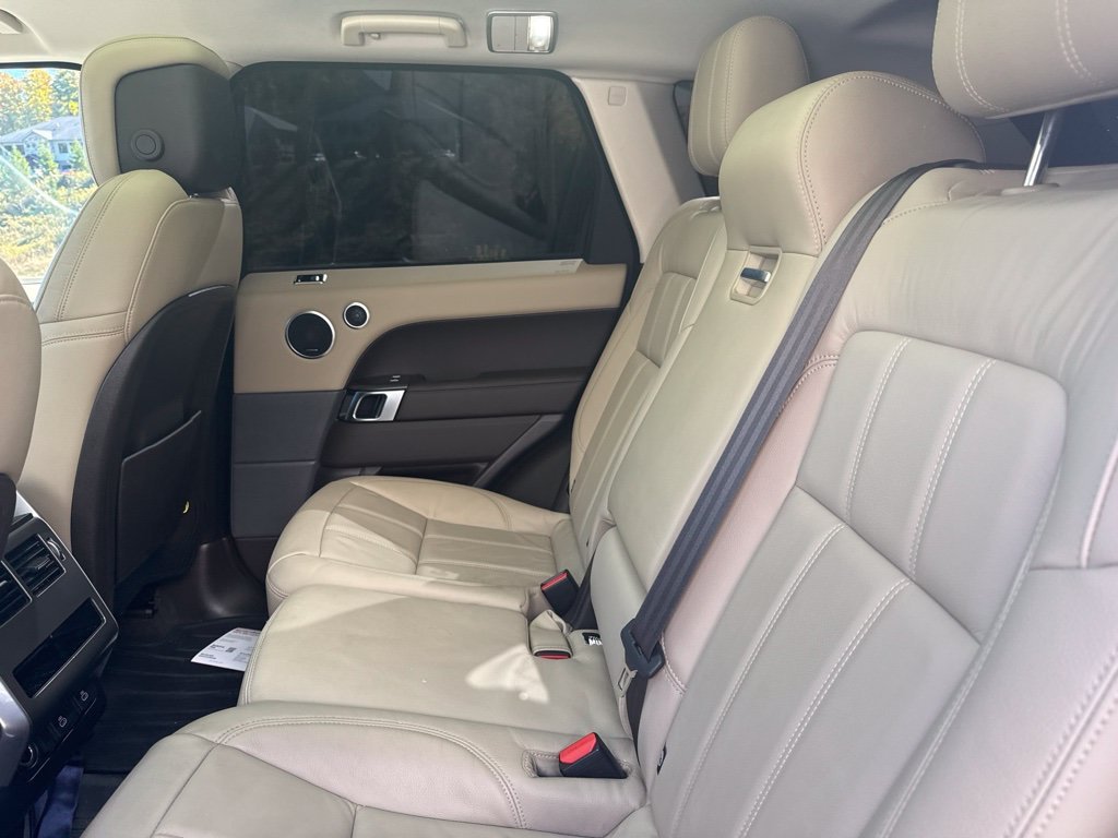 Used 2022 Fuji White Land Rover SE image 8