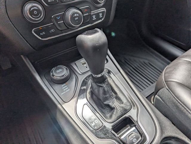 Used 2021 White Jeep Latitude Plus image 13