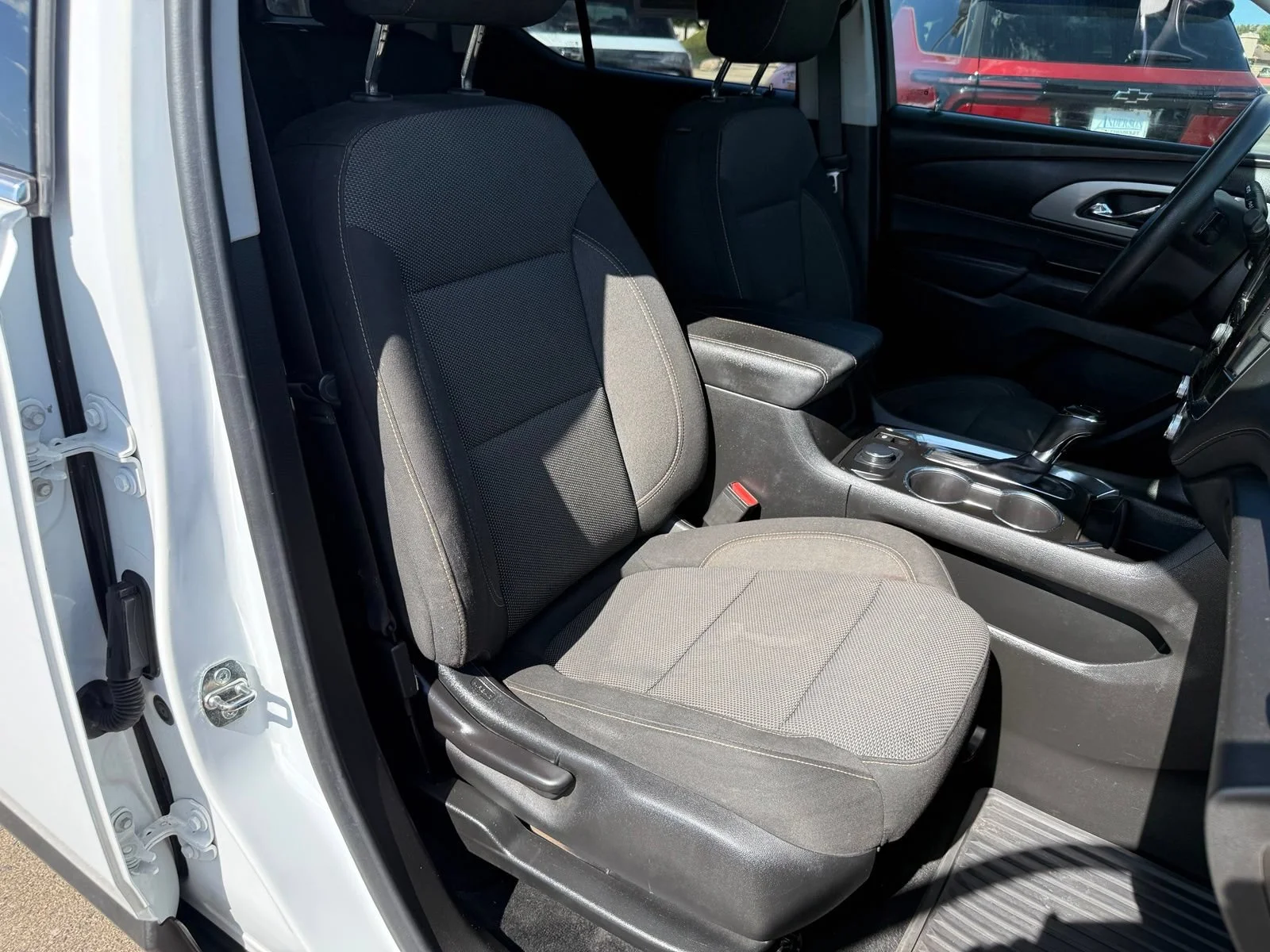 2020 Chevrolet Traverse LS - Photo 27