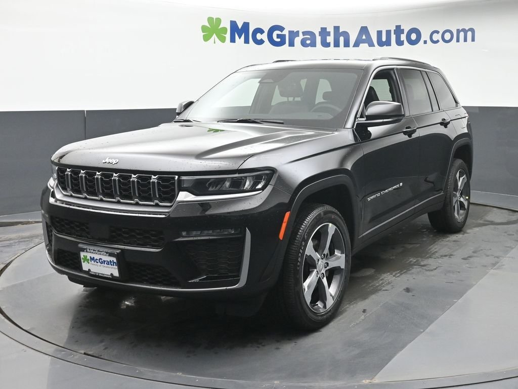 New 2026 Diamond Black Crystal Pearl-Coat Exterior Paint Jeep Limited image 21