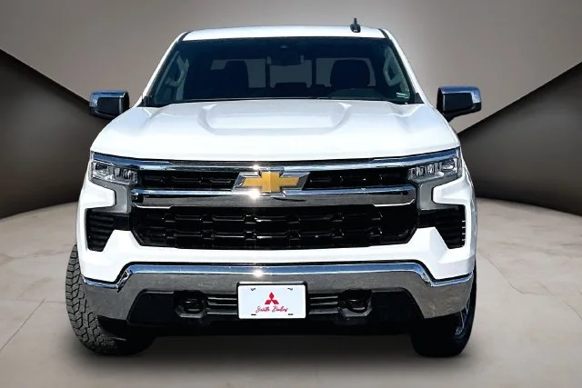 Used 2024 White Chevrolet LT image 3