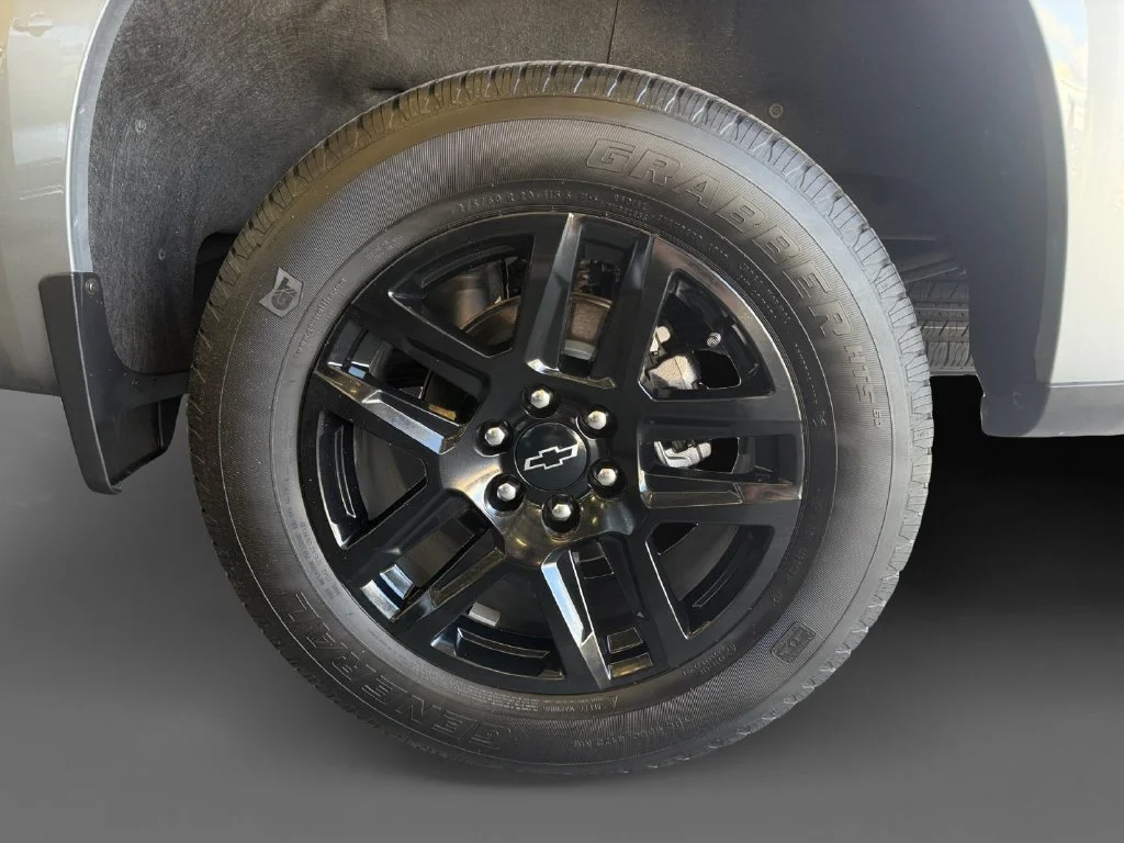 Used 2025 Sterling Gray Metallic Chevrolet Custom image 16