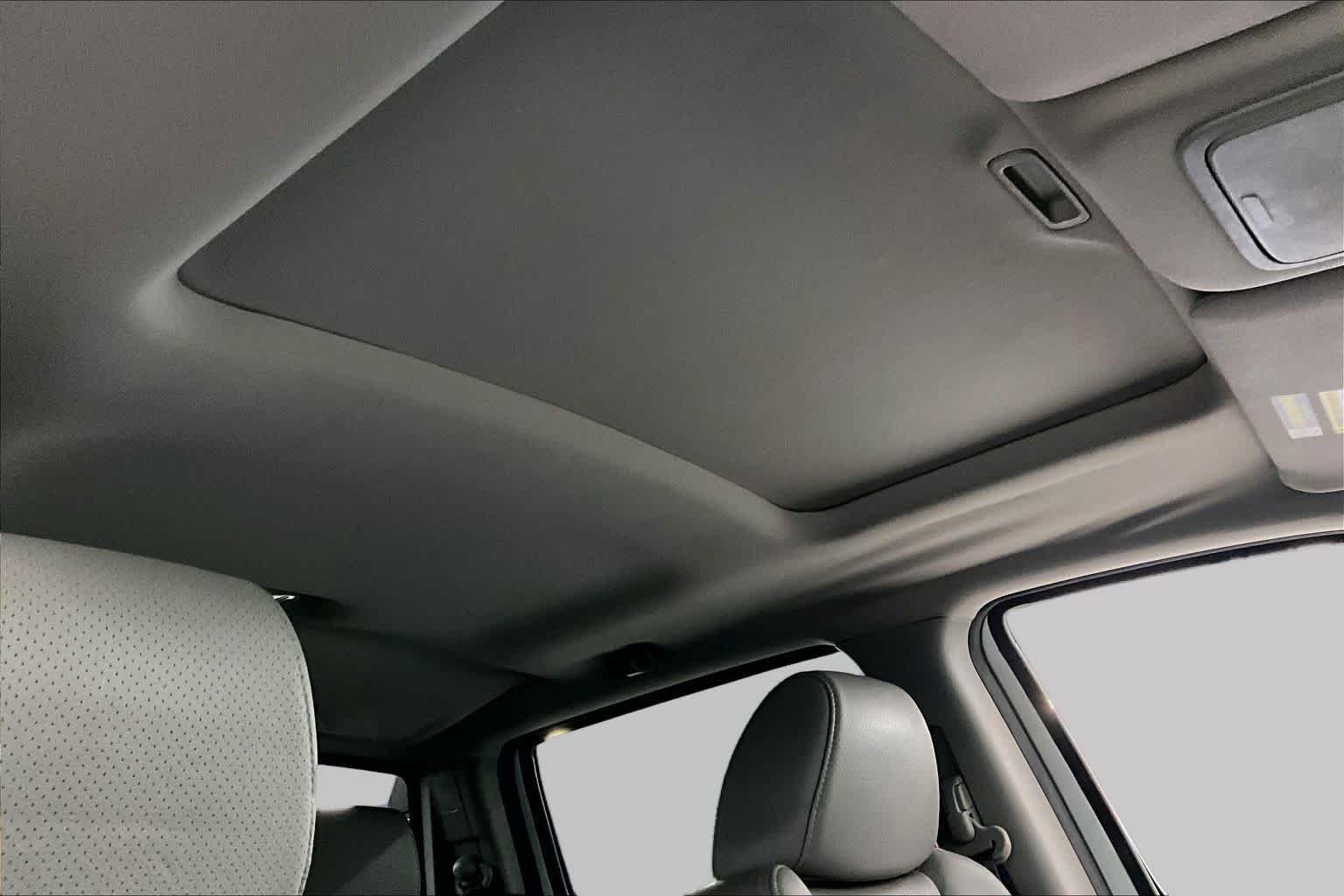 Used 2014  Honda RTL image 13