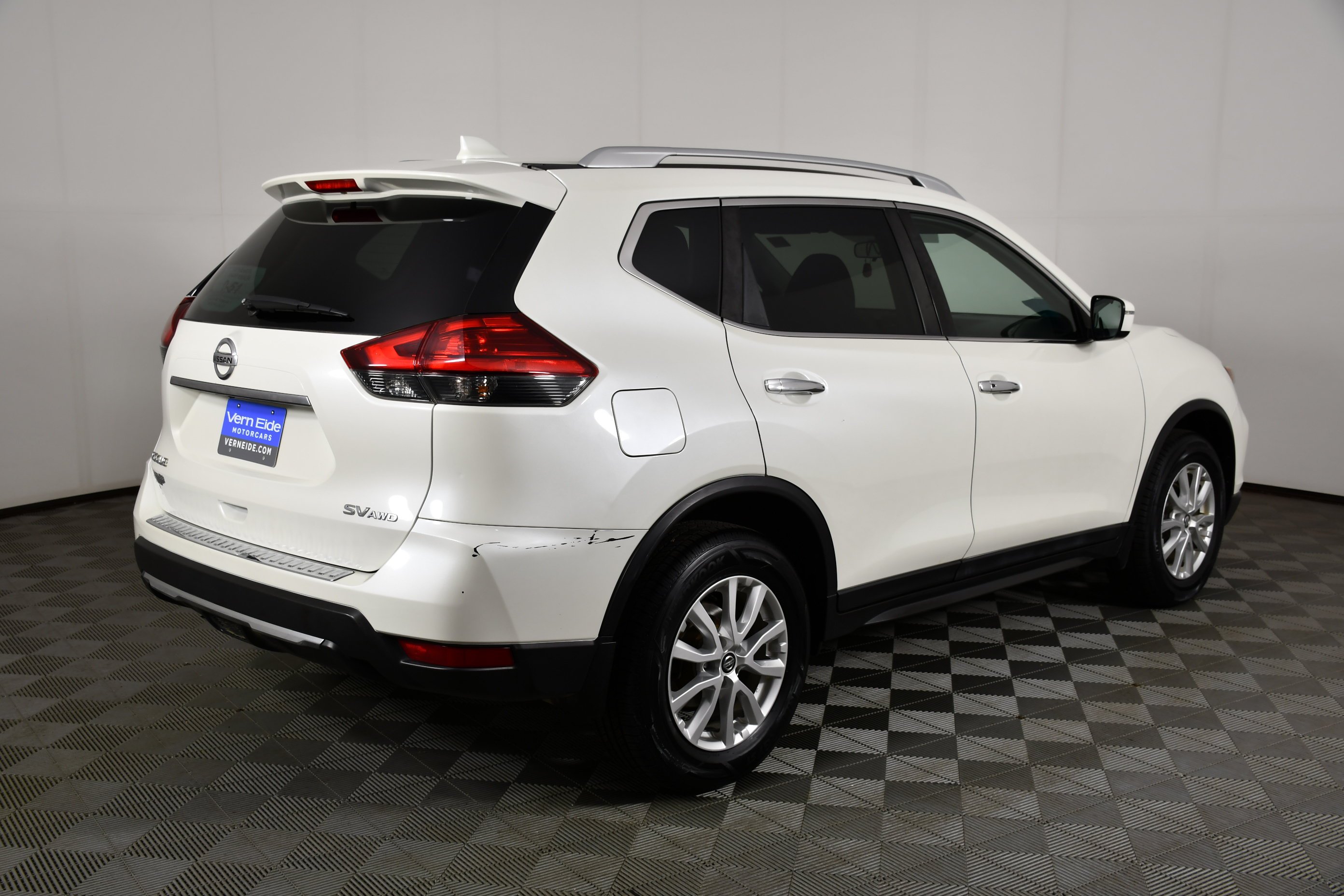 Used 2017 Pearl White Nissan SV image 6