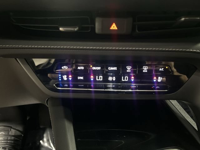 Used 2023 EBONY TWILIGHT METALLIC Buick Avenir image 18