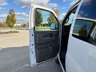 2025 Chevrolet Express Passenger LS - Photo 10