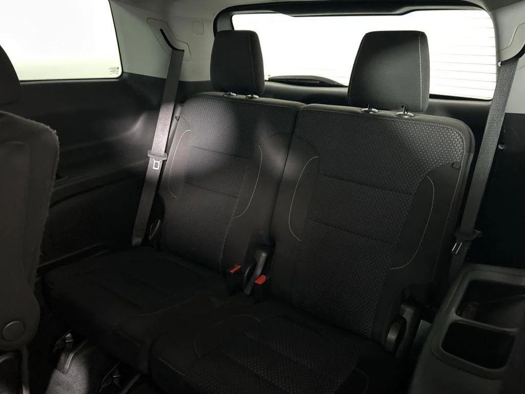 Used 2023 Ebony Twilight Metallic GMC SLE image 18