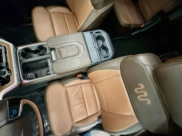 Used 2025 Gray Metallic Ford King Ranch image 23