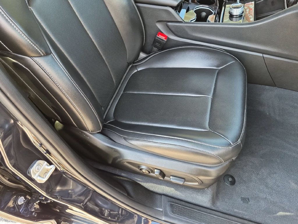 Used 2023 Black Jeep Limited image 28