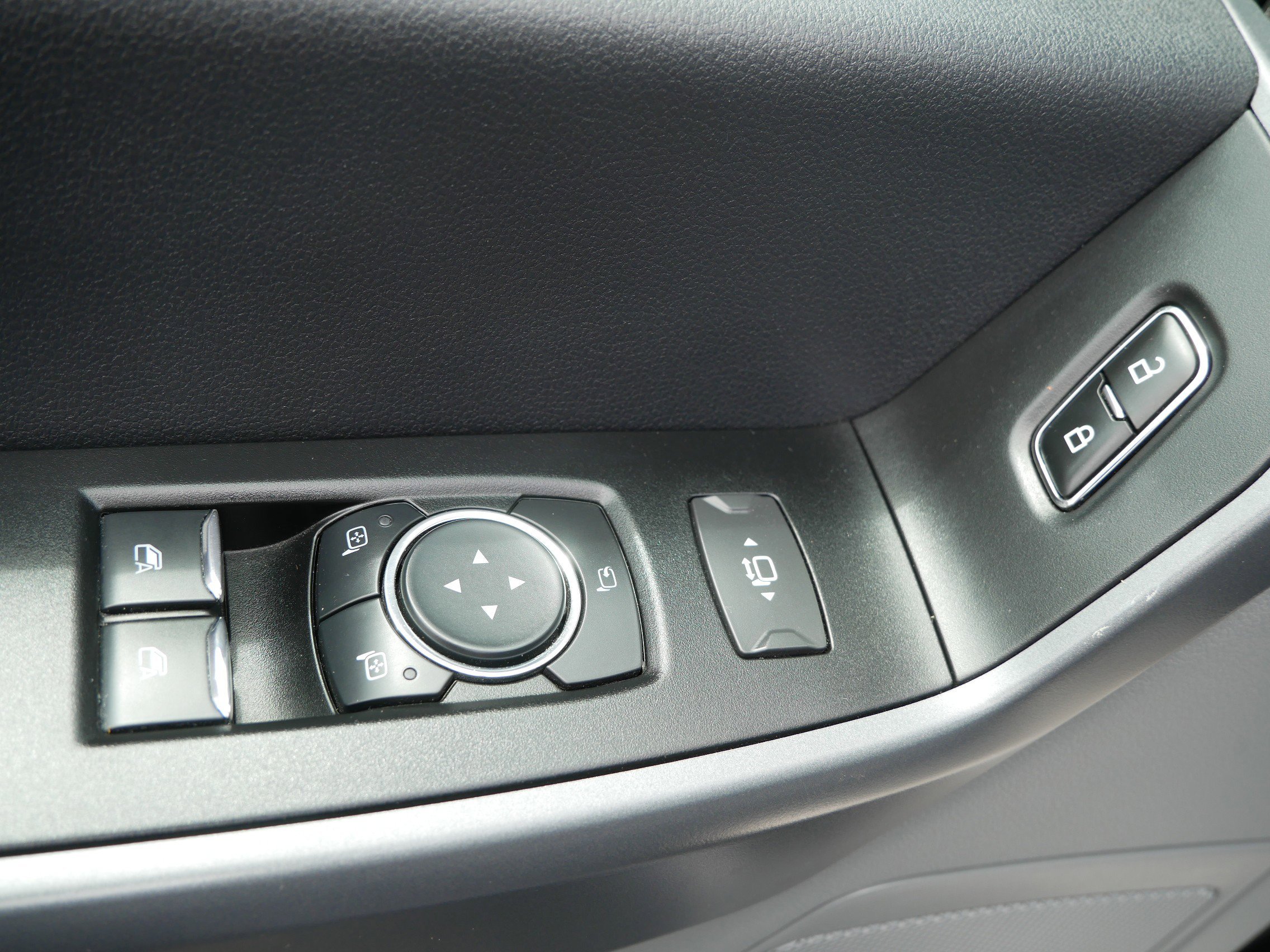 Used 2023 Blue Ford XLT image 13