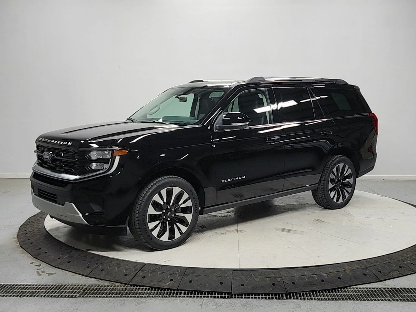 New 2026 Black Ford Platinum image 3