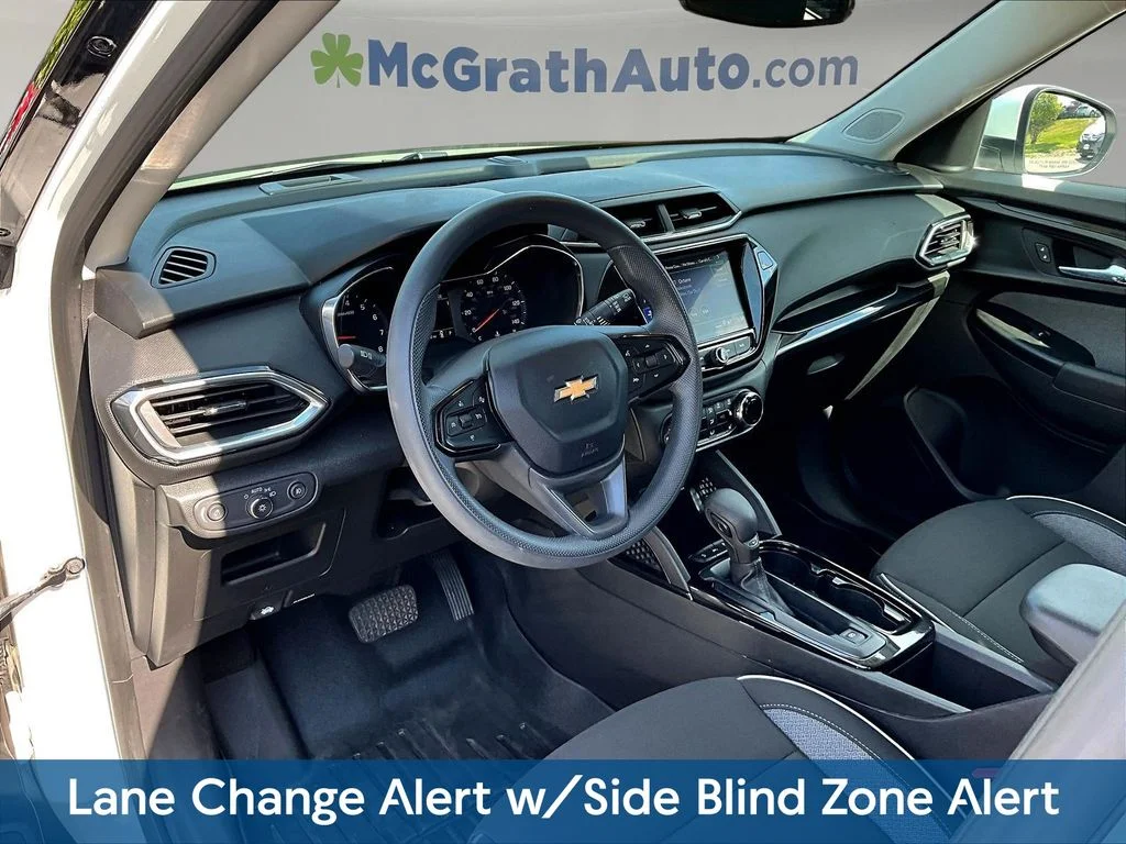 Used 2023 White Chevrolet LT image 18