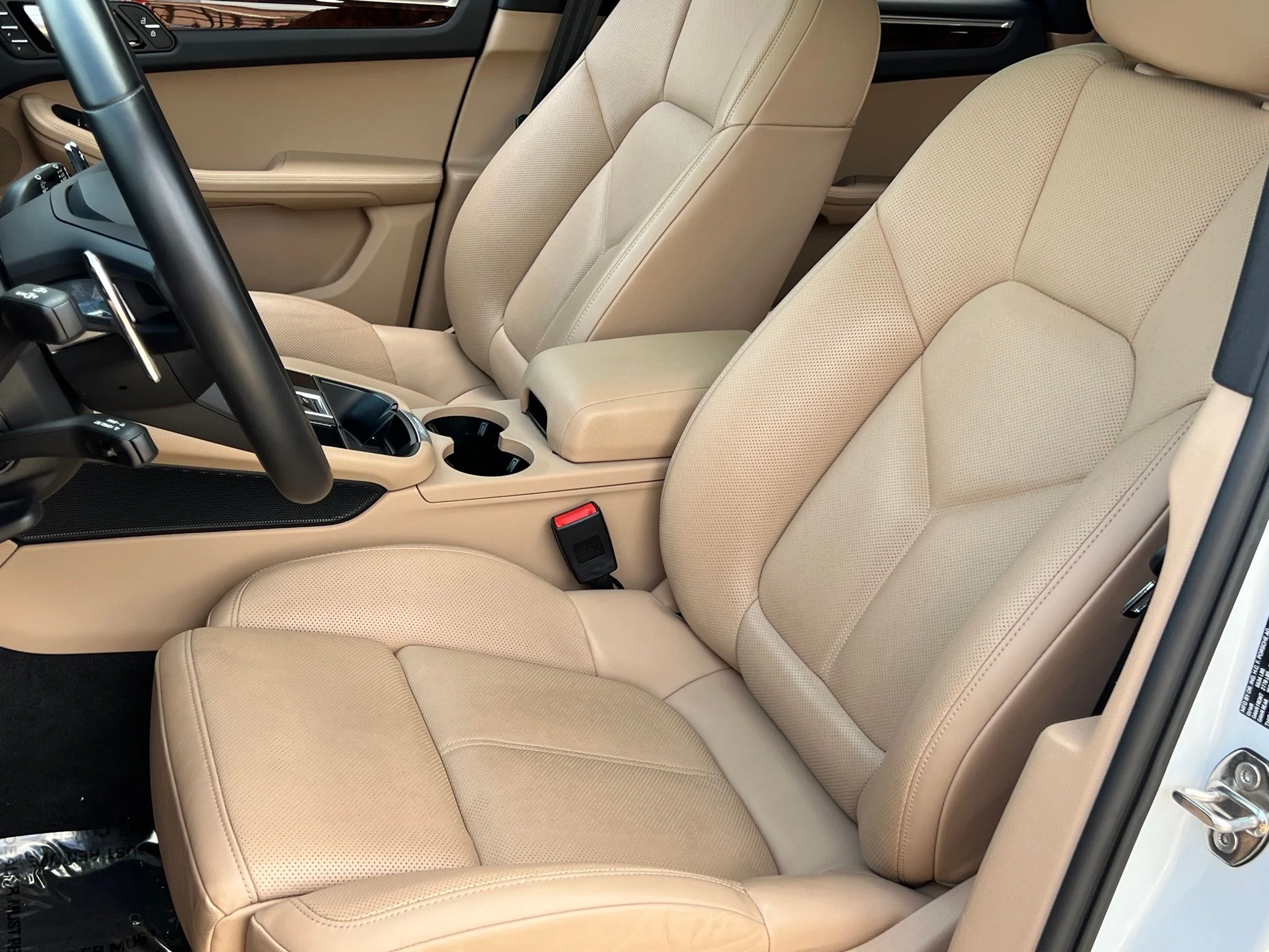 Used 2023 White Porsche Base image 4