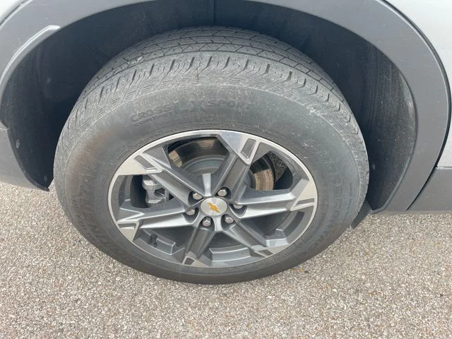 Used 2025 Gray Chevrolet LT image 34