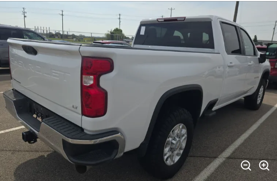 Used 2024 White Chevrolet LT image 5