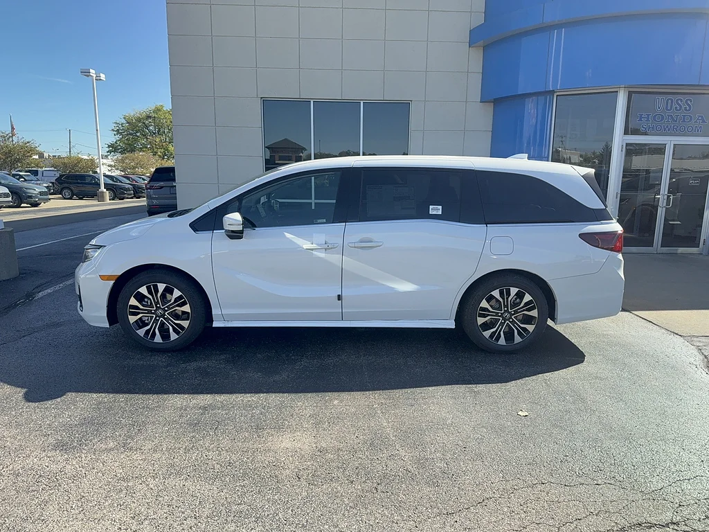 2027 Honda Odyssey Elite, photo 8 of 12