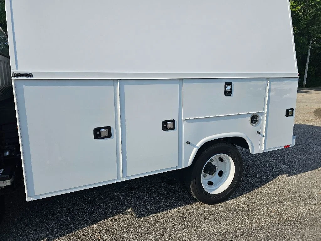 New 2024  Isuzu  image 14