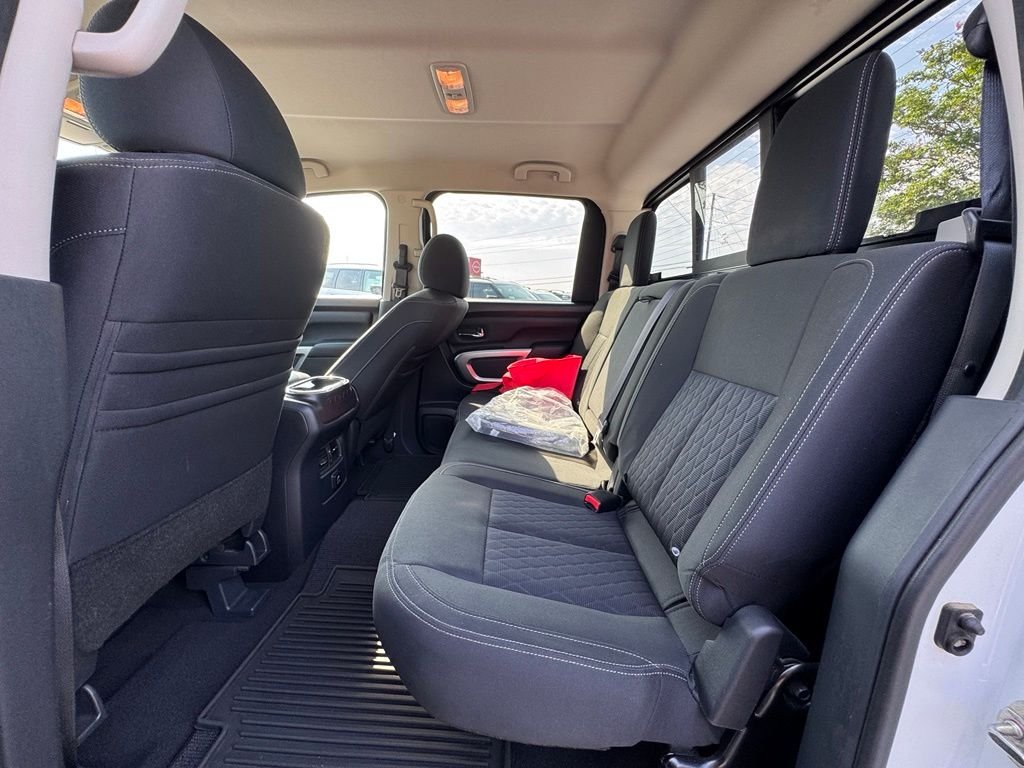 Used 2018 White Nissan SV image 33