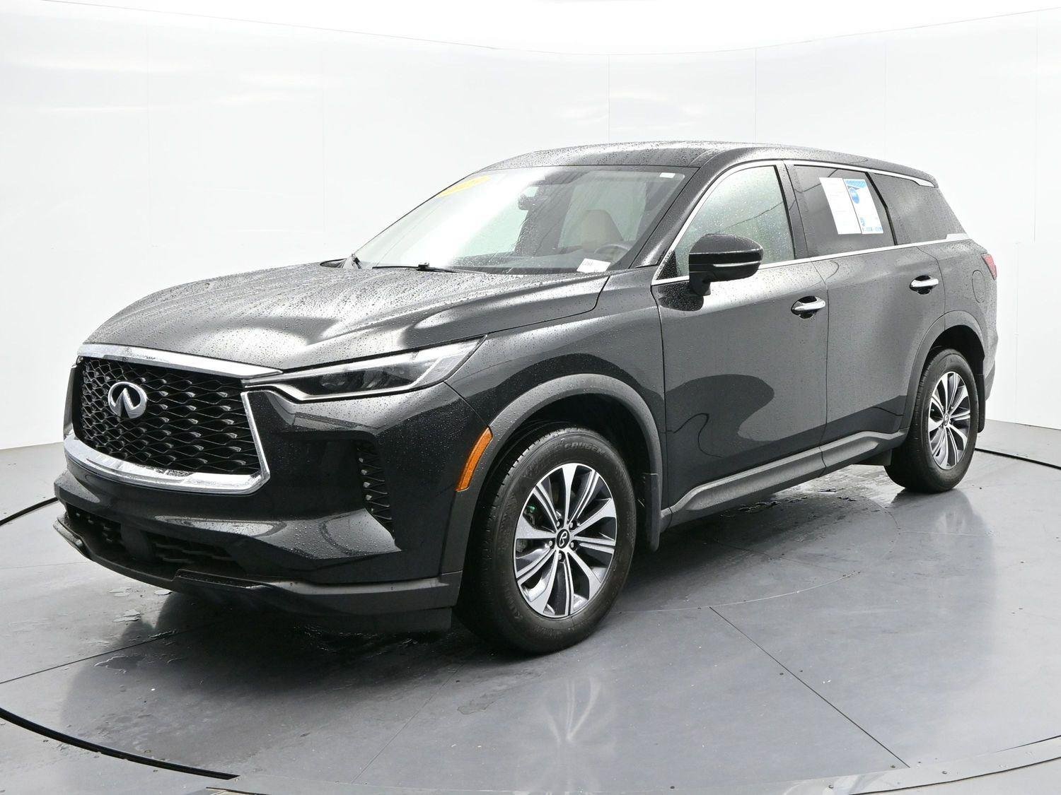 Used 2023 Mineral Black INFINITI PURE image 3
