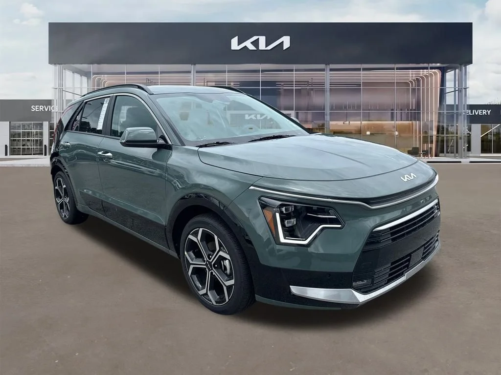2025 Kia Niro SX Touring HEV's photo