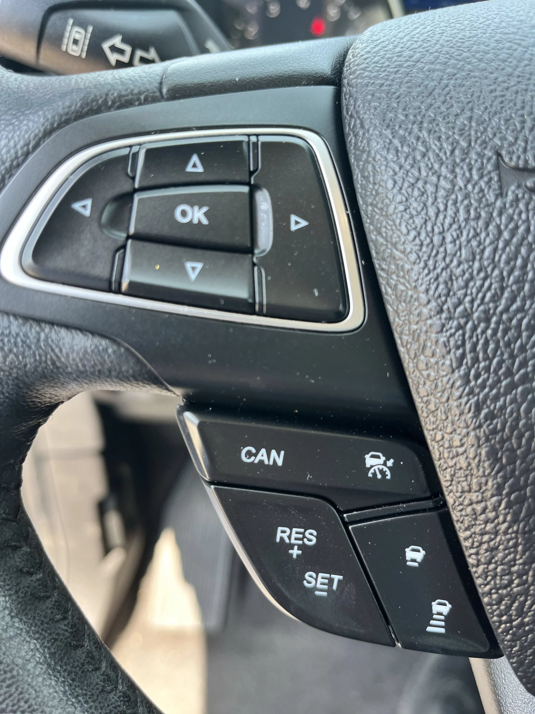 Used 2019 Blue Ford SEL image 13