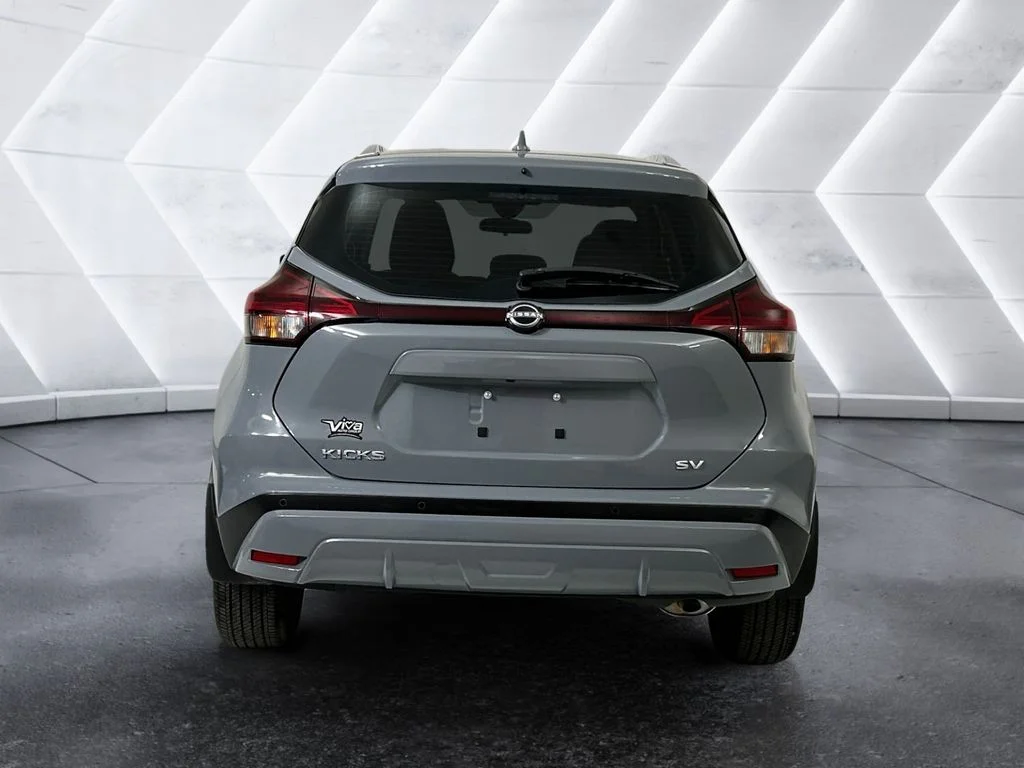 Used 2024 Gray Nissan SV image 5