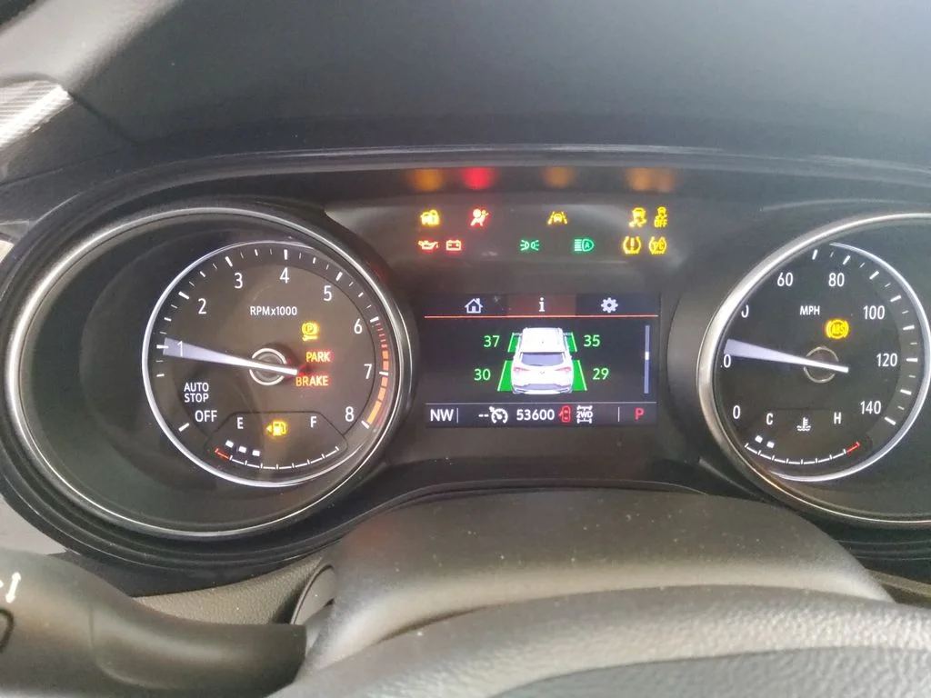 Used 2023 Red Buick Select image 10