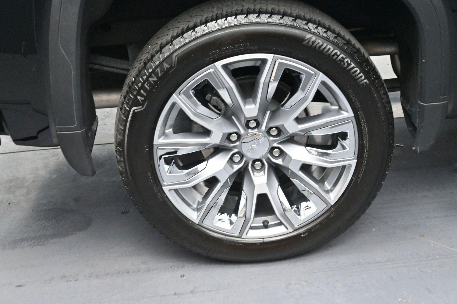 Used 2025 Onyx Black GMC Denali image 36