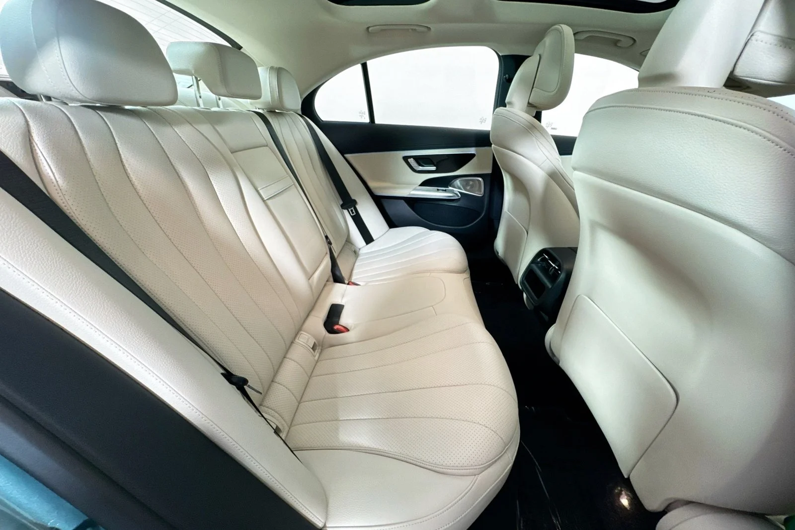Used 2026 Verde Silver Metallic Mercedes-Benz E 350 image 25