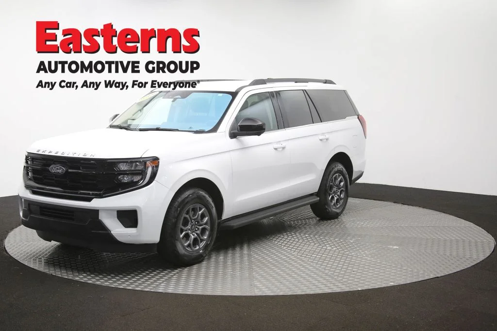 Used 2025 White Ford Active image 55