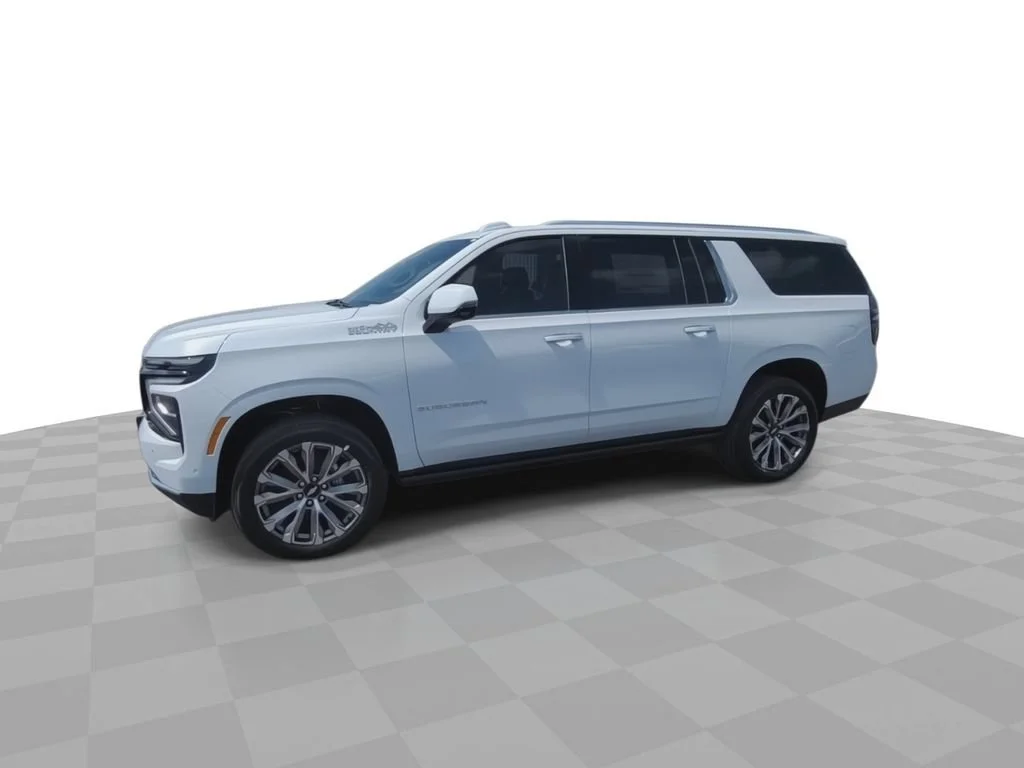 New 2026 Polar White Tricoat Chevrolet High Country image 4