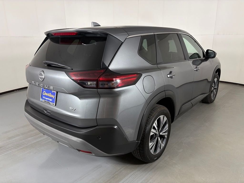 Used 2023 Gray Nissan SV image 8