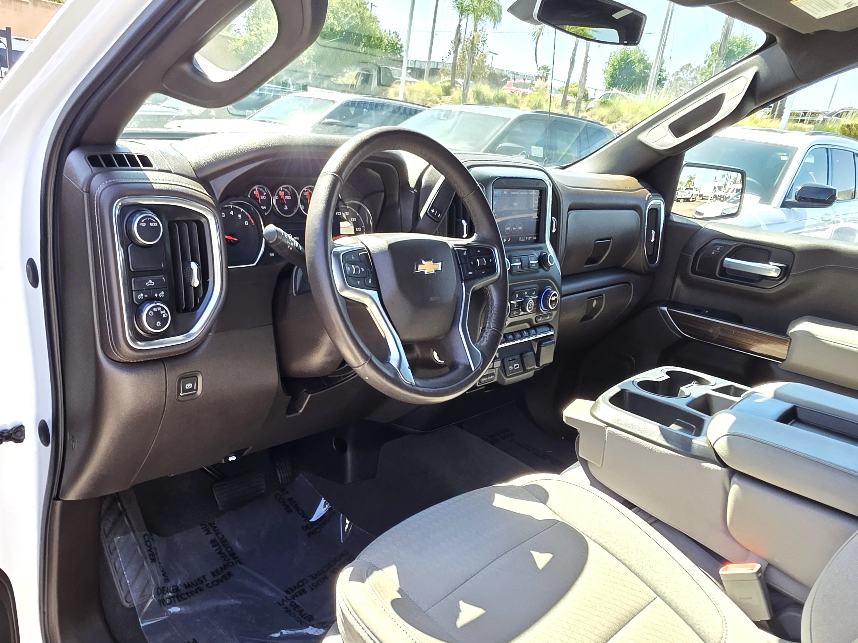 Used 2021 Pearl Chevrolet LT image 10