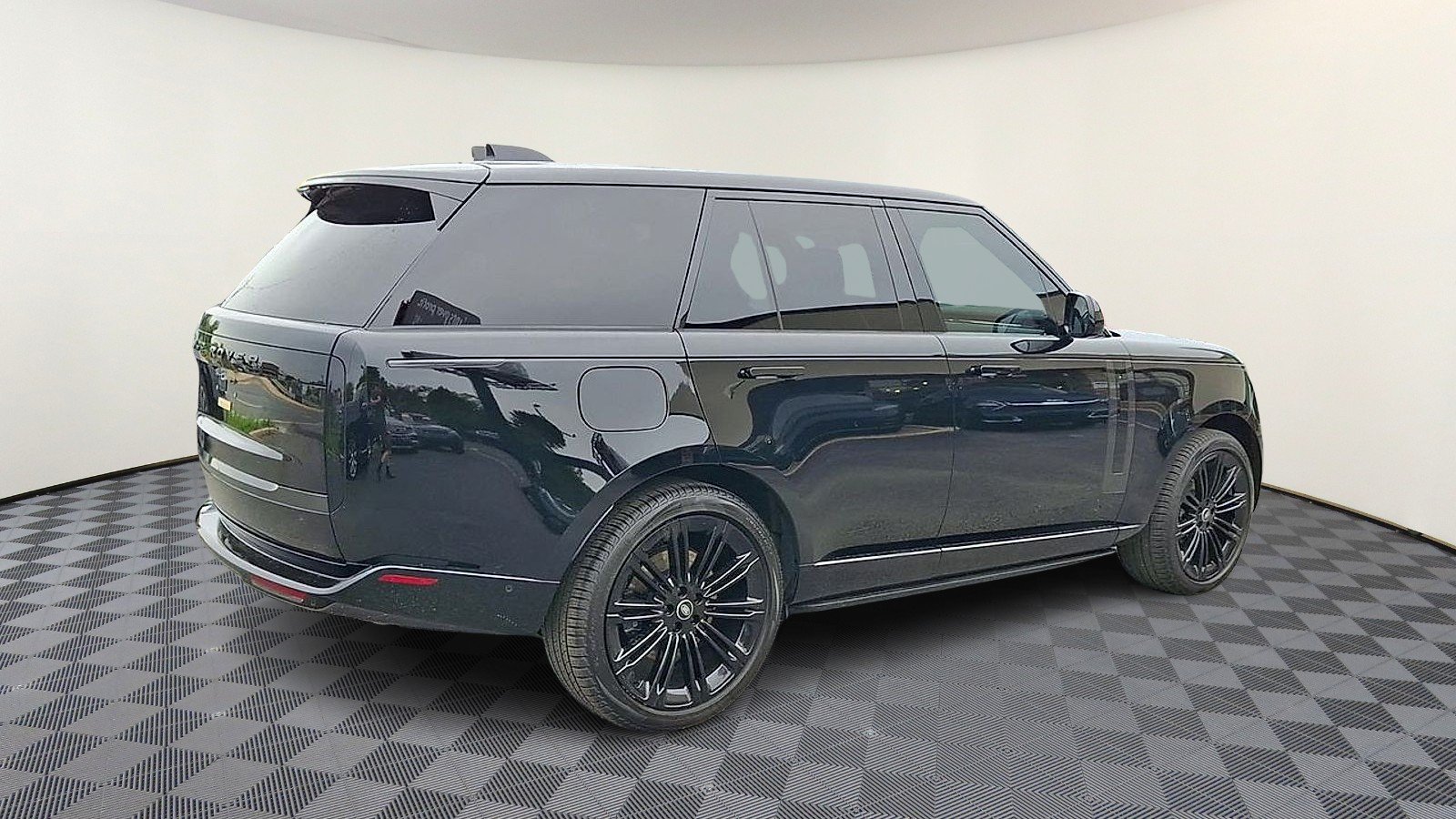Certified Used 2025 Santorini Black Metallic - 1AG Land Rover P530 SE image 8