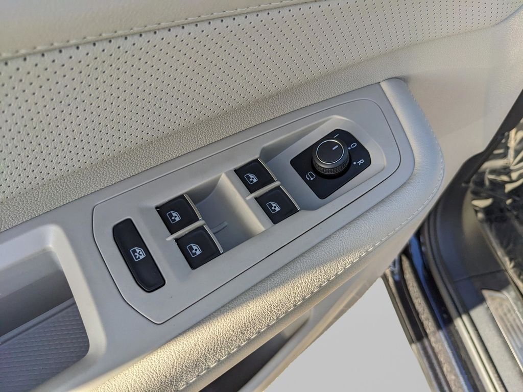 2026 Volkswagen Atlas SEL Premium R-Line - Photo 18