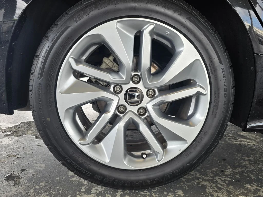 Used 2024  Honda LX image 35