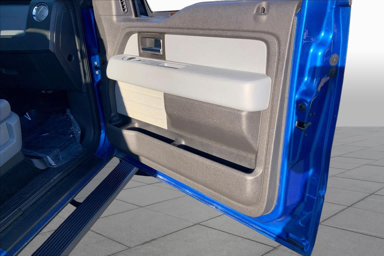 Used 2014 Blue Flame Metallic Ford XLT image 21