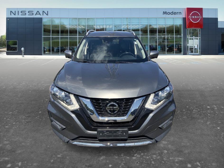Used 2018 Gun Metallic Nissan SL image 2